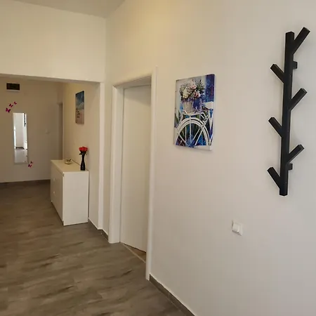 Apartman Elle With Free Private Parking Apartment