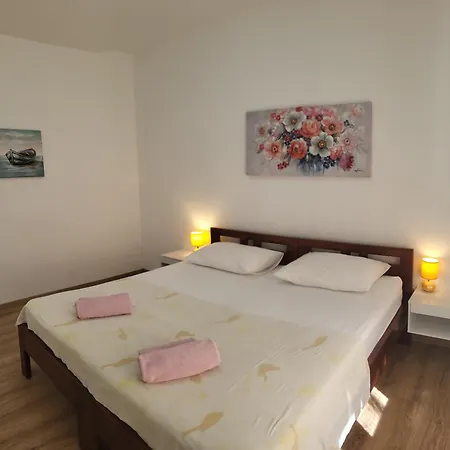 Apartmán Apartman Elle With Free Private Parking *